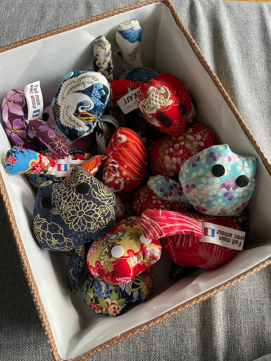 AMIGURUMI - peluche chat japonais en coton