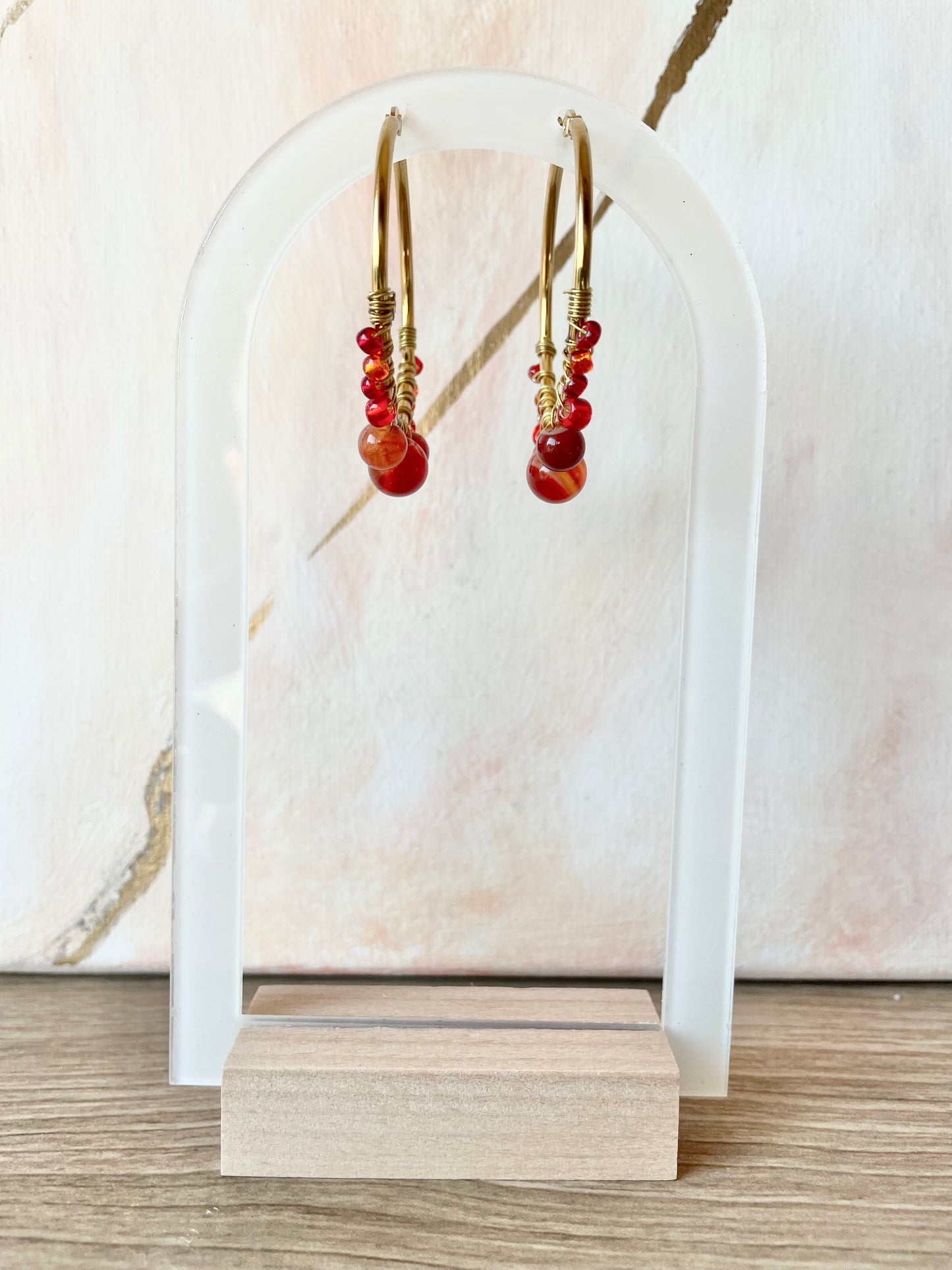 Boucles d’oreilles créoles perles et pierres naturelles ~