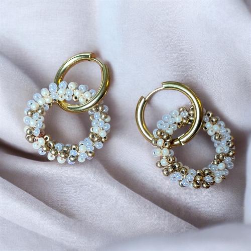 Boucles et cercle de perles tressées dore et blanc bijoux cielo craft