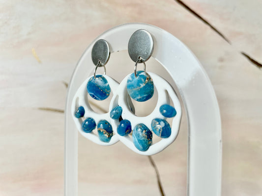 Boucles d’oreilles avec pierres fake stone azur sur anneaux ~