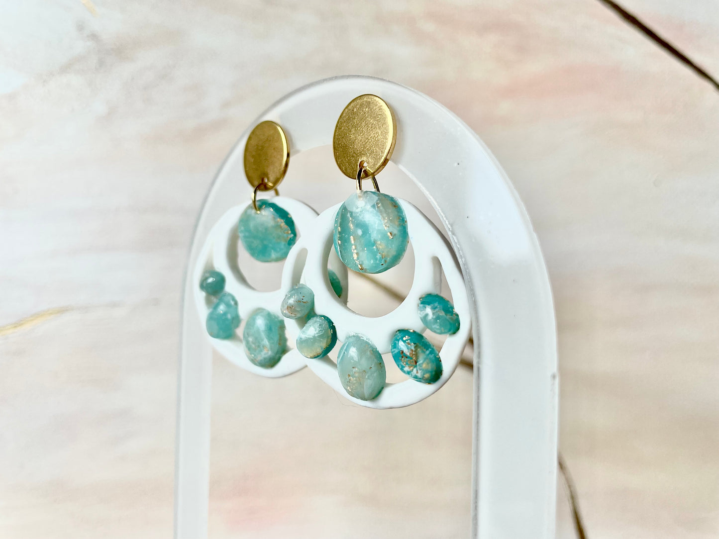 Boucles d’oreilles avec fake stones sur anneaux ~