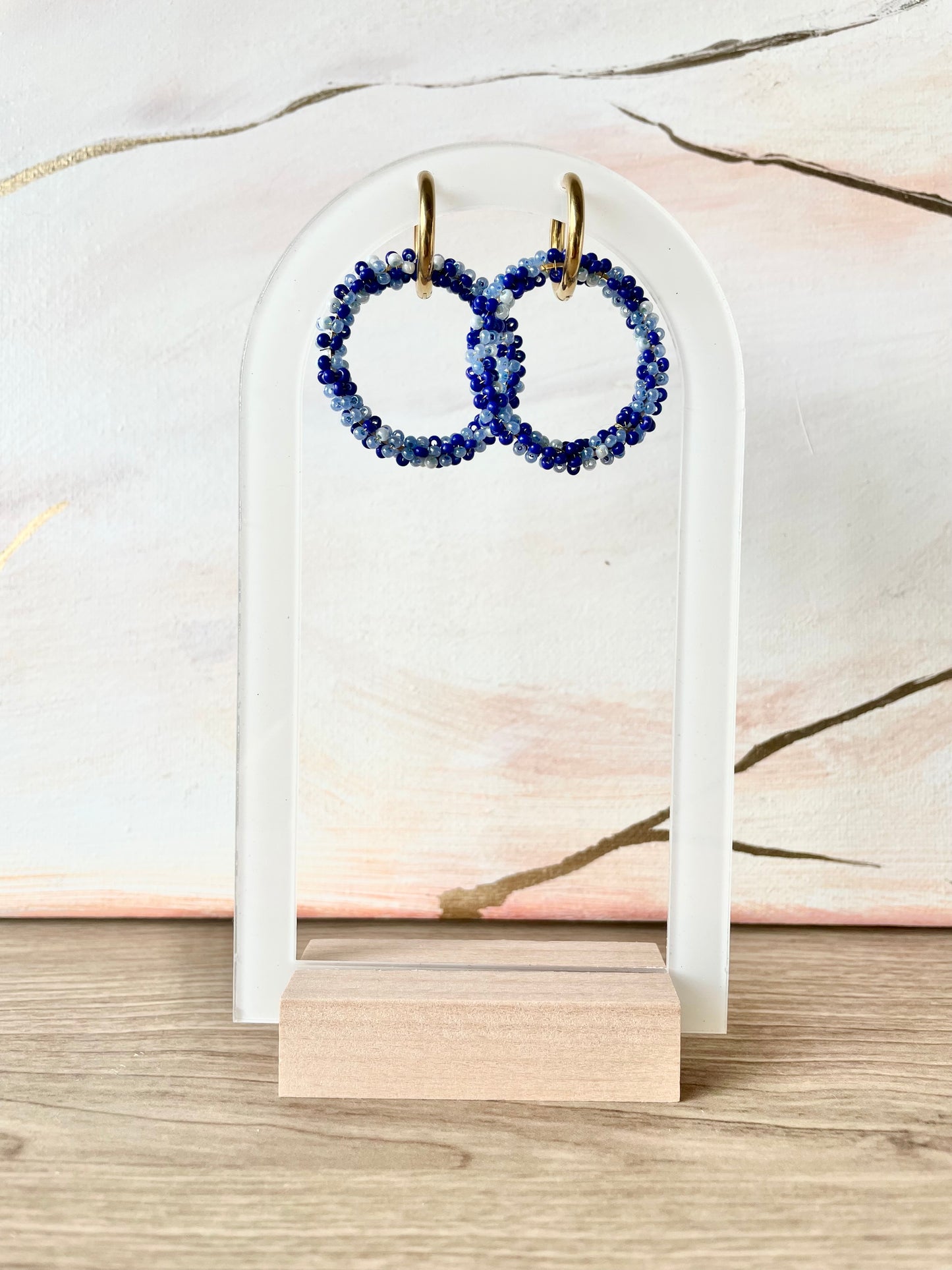 Boucles d’oreilles et cercle en perles tressées bleu nuit ~