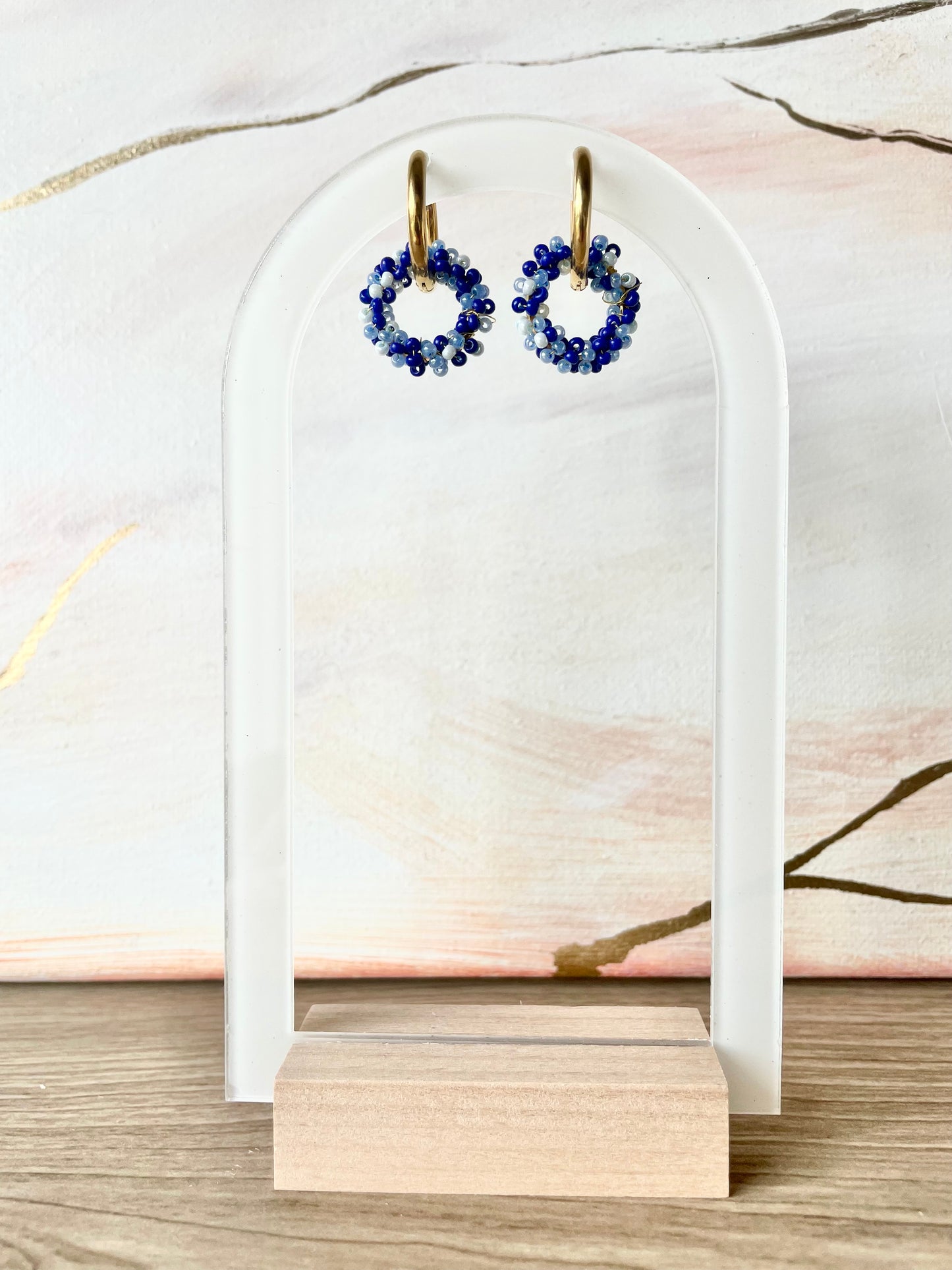 Boucles d’oreilles et cercle en perles tressées bleu nuit ~