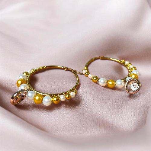 boucles d'oreilles creoles blanc dore avec charmes bijoux ciel craft