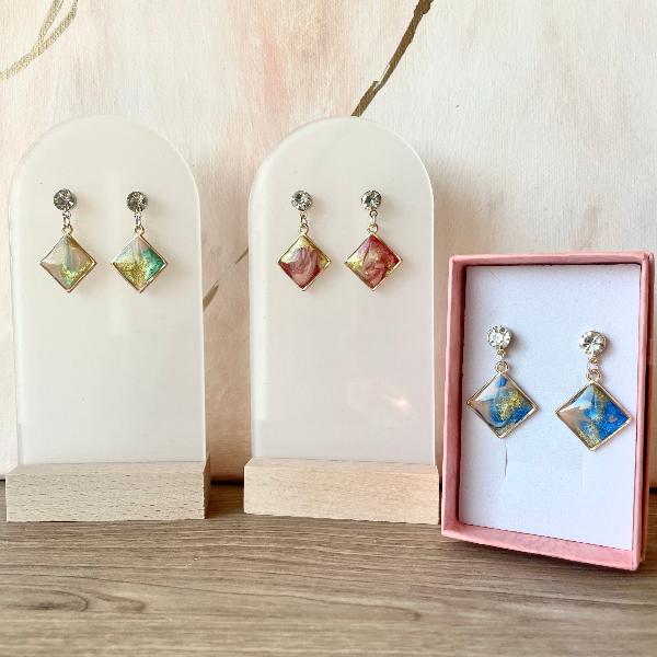 boucles d'oreilles losange en résine bijoux cielo craft