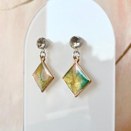boucles losange en résine vert et or bijoux cielo craft