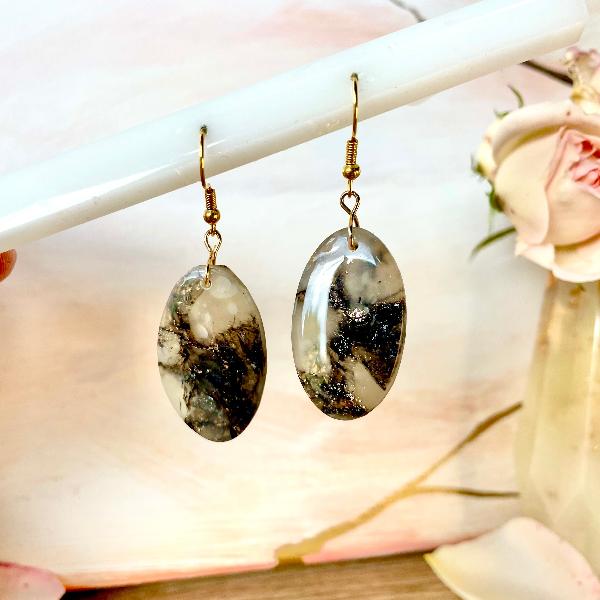 Boucles d'oreilles en pendantes ovales effet marbre noir - Bijoux cielo craft