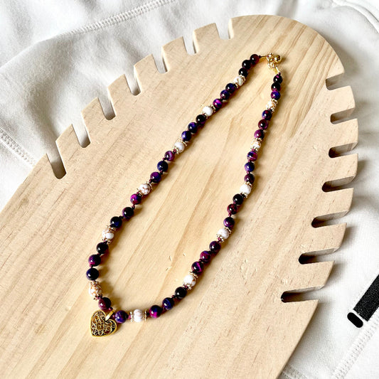Collier en pierres natutrelles - pierres d'oeil du tigre et howlite avec charm coeur - bijoux cielo craft