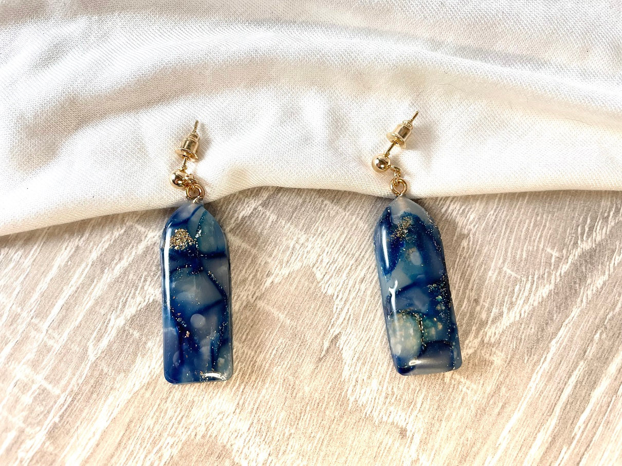 Boucles d'oreilles bleu nuit en fausse pierre fait main ~