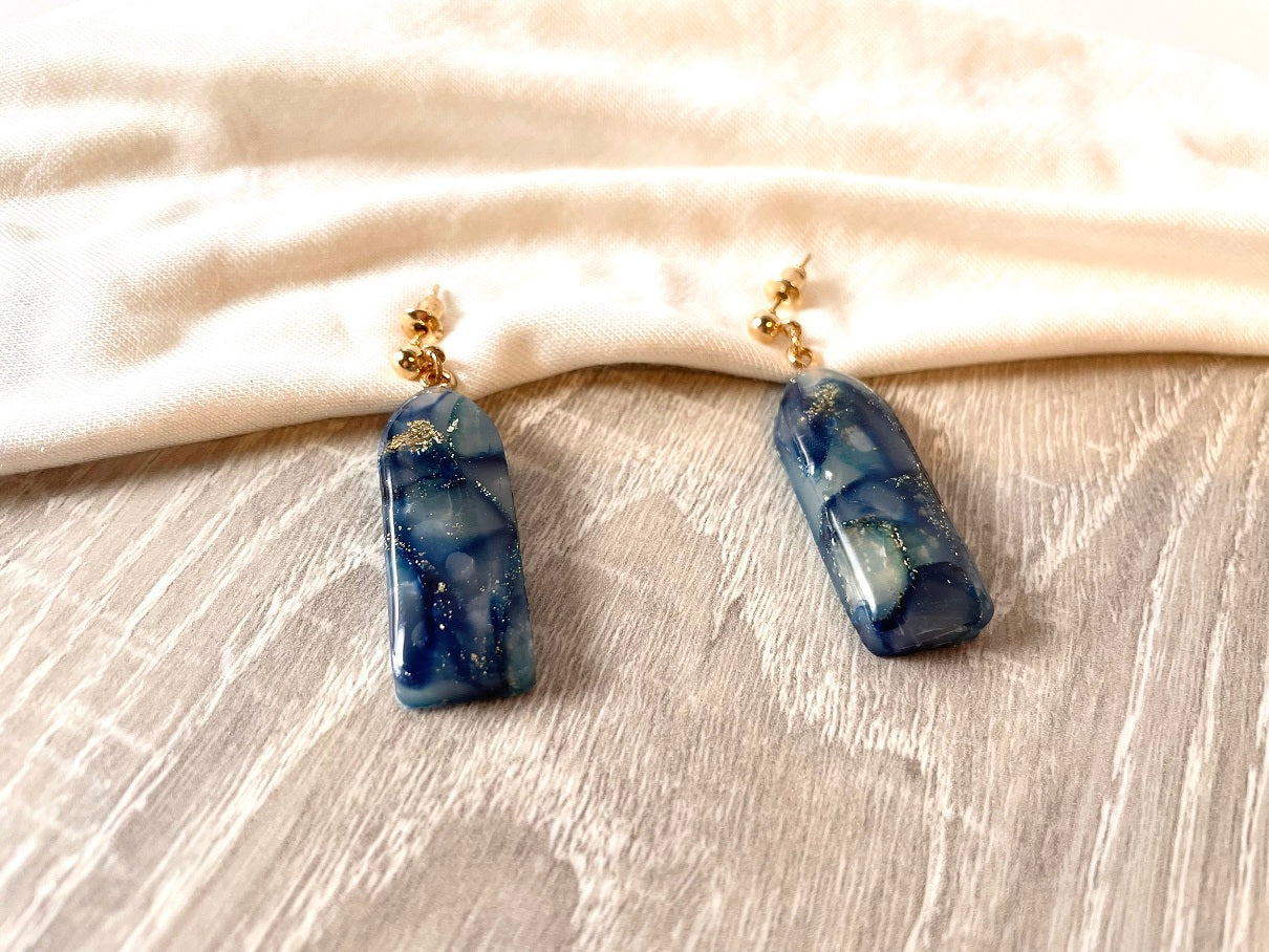 Boucles d'oreilles bleu nuit en fausse pierre fait main ~