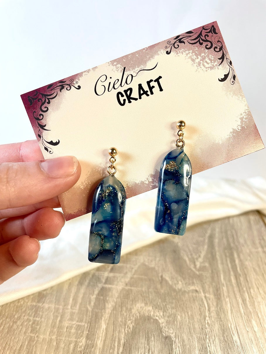 Boucles d'oreilles bleu nuit en fausse pierre fait main ~