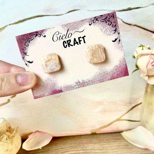 Boucles d'oreilles en puces carrées effet marbré ivoire bijoux cielo craft