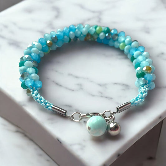 Bracelet kumihimo en perles de riz bleu azur et sa pierre d’amazonite ~