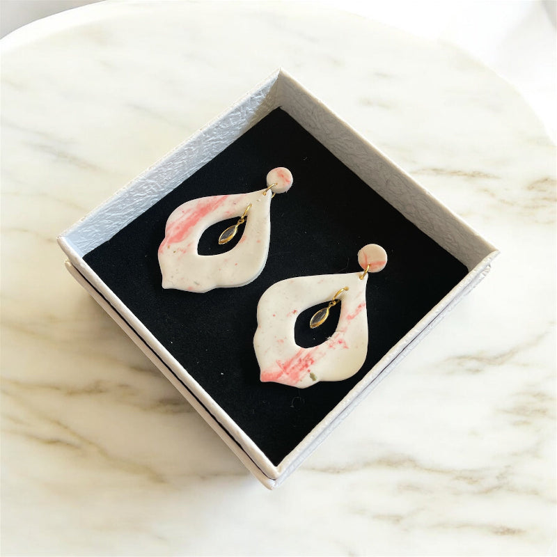 Boucles d'oreilles blanches et rose charme -  bijoux cielo craft