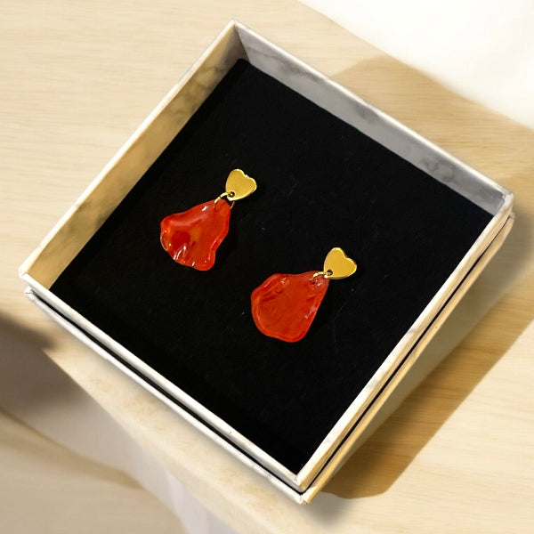 boucles d'oreilles petit cœur et pétale pendante rouge écarlate - bijoux cielo craft