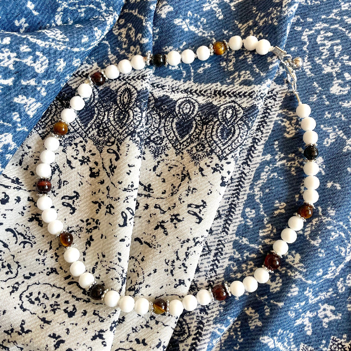 Collier en pierres natutrelles - pierres d'onyx blanc et oeil du tigre - bijoux cielo craft