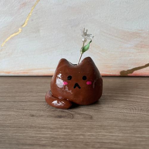 flower cat marron - petit chat en porcelaine froide - bijoux cielo craft